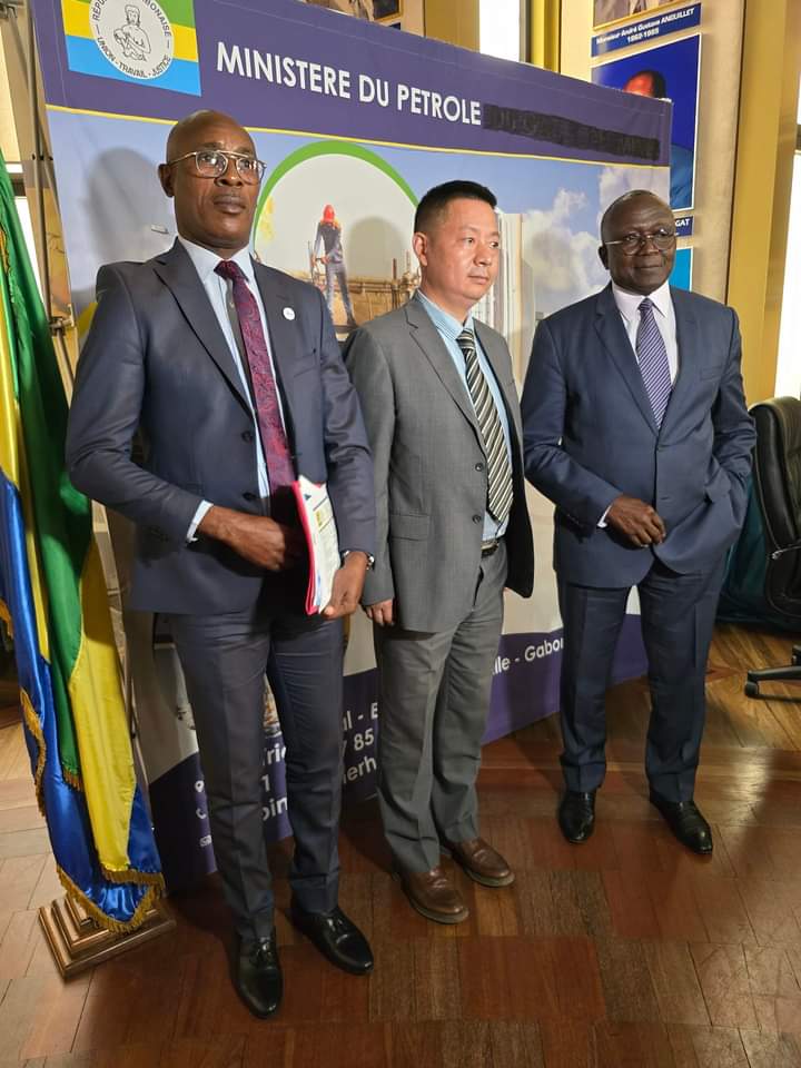 Cap Gabon Projet de Raffinerie à Cap Estérias : SOGAPEC rencontre le Ministre du ...