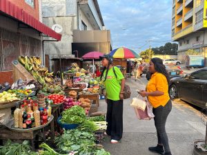 Au cœur du marché de Louis, Edwige Nguema cultive la politique de proximité 12 IMG 20250920 WA0086