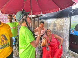 Au cœur du marché de Louis, Edwige Nguema cultive la politique de proximité 13 IMG 20250920 WA0099