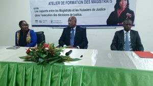Deux mains pour une justice effective : magistrats et huissiers renouent le dialogue 17 IMG 20251210 094017