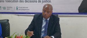 Deux mains pour une justice effective : magistrats et huissiers renouent le dialogue 23 IMG 20251210 095132
