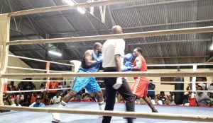 Gala de boxe à Libreville : 15 combats, des KO et des jeunes filles qui montent sur le ring 25 IMG 20260321 184845