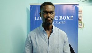 Gala de boxe à Libreville : 15 combats, des KO et des jeunes filles qui montent sur le ring 33 IMG 20260321 192550