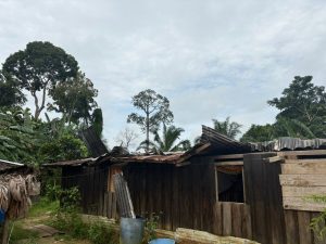 Vents violents : désolation et toits arrachés à Bifoun Abanga 34 IMG 20260501 WA0358
