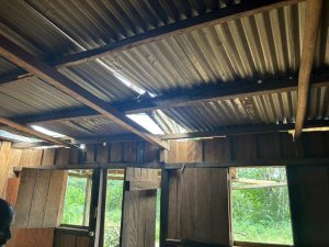 Vents violents : désolation et toits arrachés à Bifoun Abanga 36 IMG 20260501 WA0365