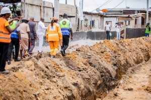 Tournée du maire de Libreville dans le 5e arrondissement : entre salubrité défaillante et chantiers en progrès 21 IMG 20260715 WA0165